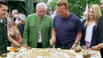 Schwarzenegger wird 70 : Feier beim Weinbauern