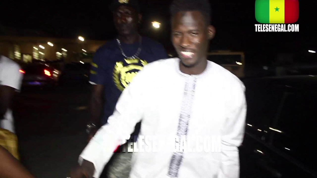 L'entrée spectaculaire de Momo Dieng au Grand Theatre