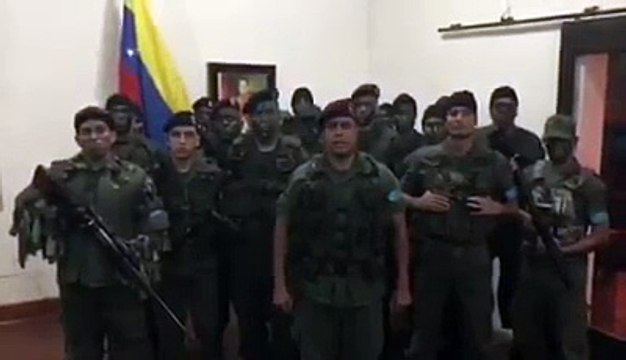 Militares Activos se Declaran en Rebeldía contra Nicolás Maduro