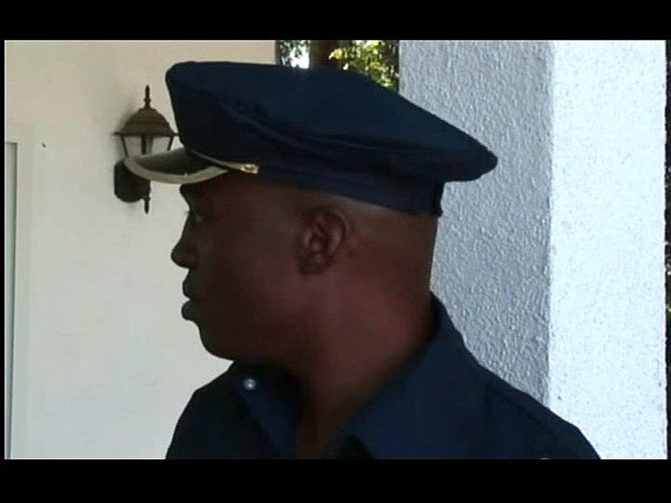 FUNNIEST PORN BLOOPER EVER...BLACK DUDE WILL HAVE YOU "CRYIN' LAUGHING"...PORN BLOOPERS