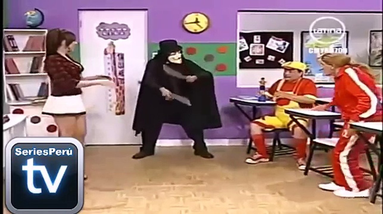 Carlos Vilchez arrinconca a LUCECITA en la ESCUELITA