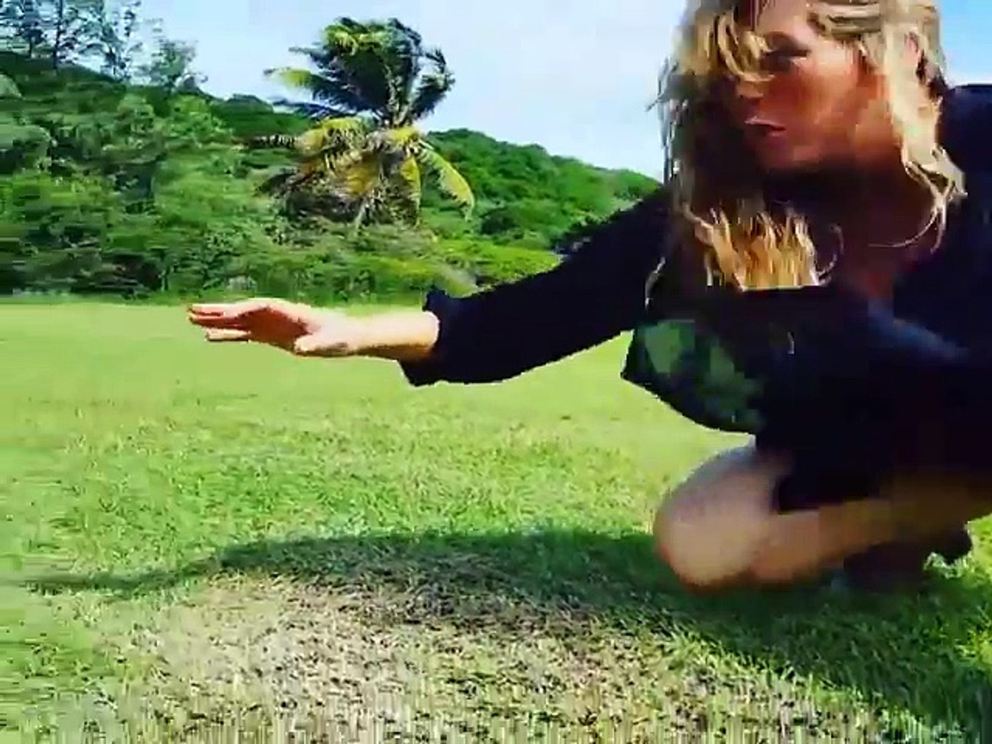 Amanda Bingson Hot Compilation   Track and Field World Championship