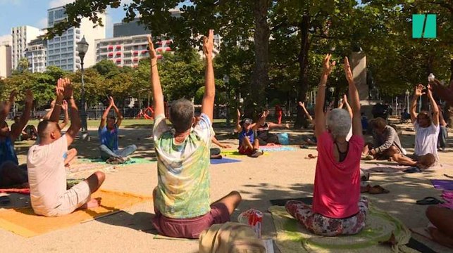 Dans ces cours de yoga, vous ne croiserez aucune instagrameuse, et c'est tant mieux