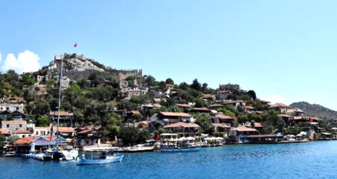 Kaleköy, Tarihi ve Doğal Yapısıyla Ziyaretçilerini Büyülüyor