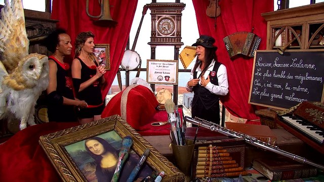 Fort Boyard: Vincent Mc Doom et Caroline Ithurbide tentent de chanter ... avec un casque rempli de mouches!