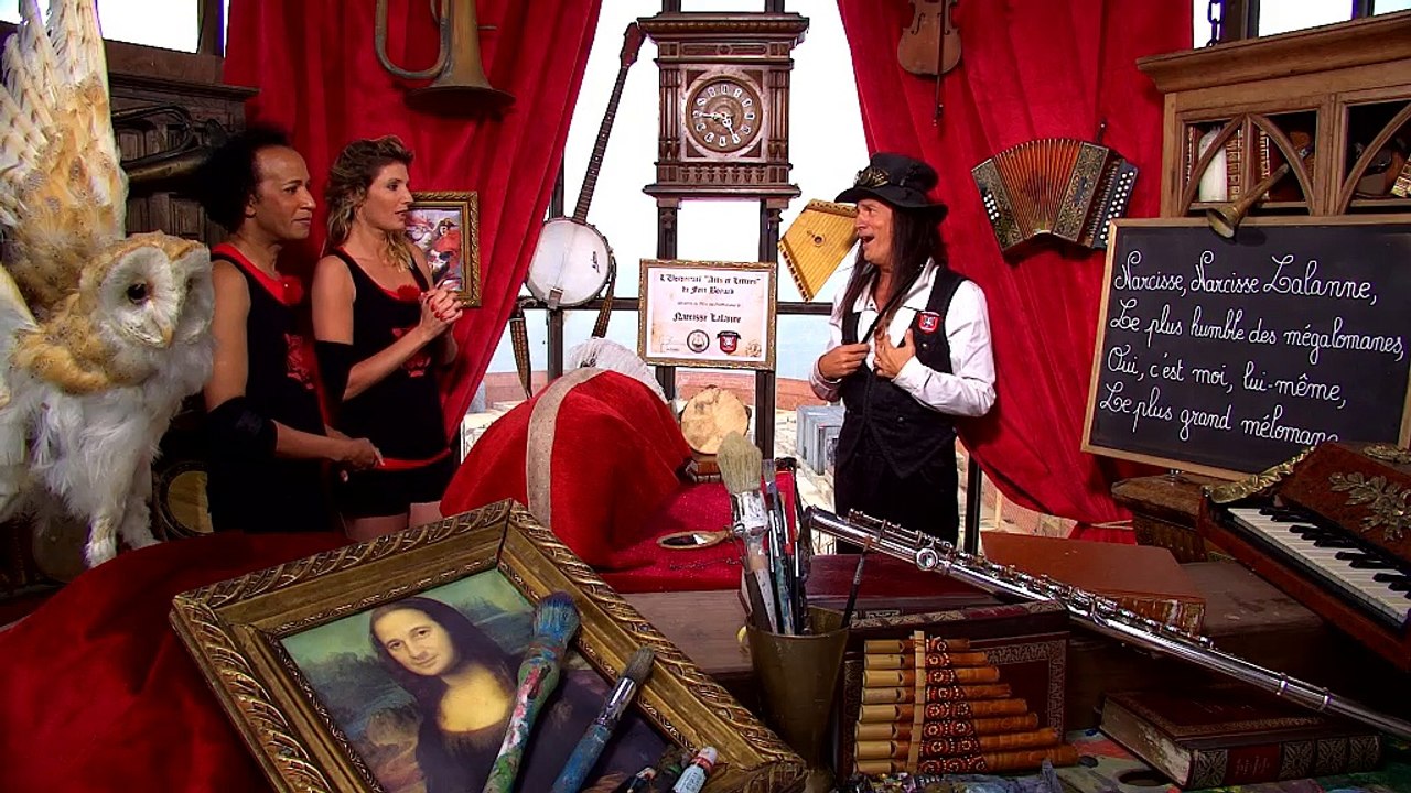 Fort Boyard: Vincent Mc Doom et Caroline Ithurbide tentent de chanter ... avec un casque rempli de mouches!