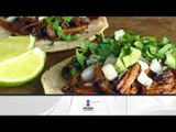 Tacos de barbacoa de pollo con frijoles negros