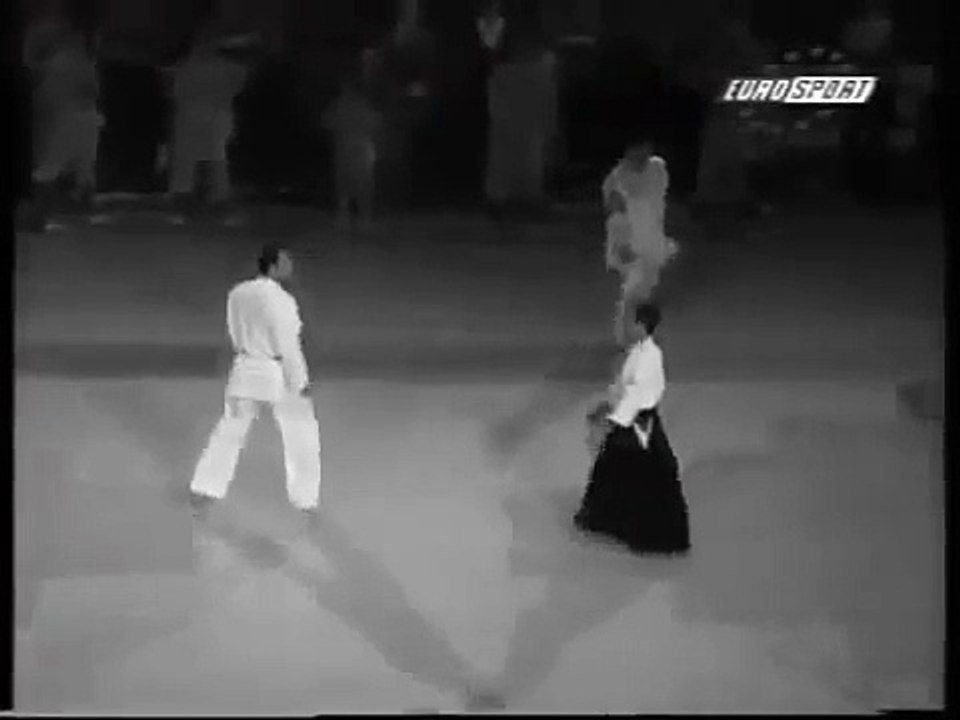 Aikido vs Karate (Christian Tissier)
