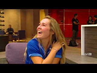 Seleção Feminina recebe visita especial de Ryan Verhoeven, americana fã do Brasil