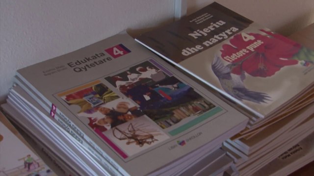 Këtë vit nuk ka libra falas për nxënësit nga klasa e 6-të deri në të 9-tën - Lajme