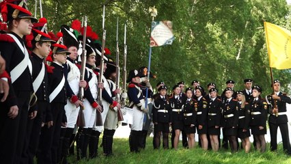 مباراة عبر لوحة شطرنج عملاقة تحاكي معركة بورودينو في روسيا