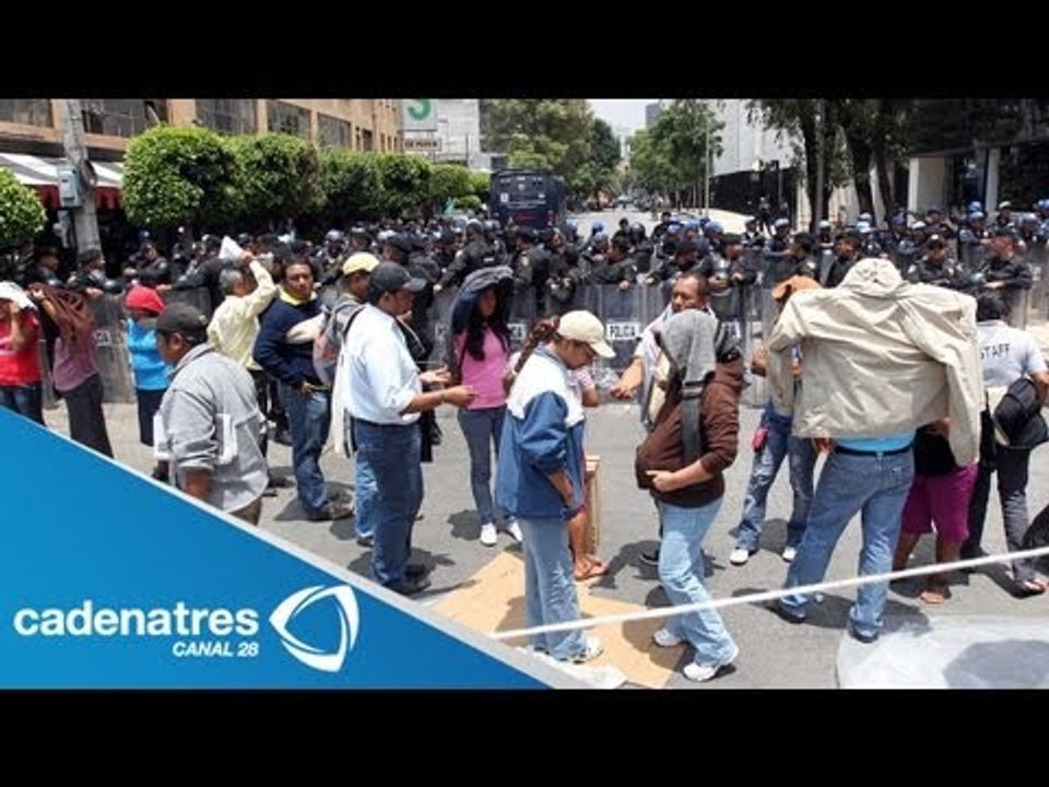 Se enfrentan maestros de la CNTE y grupos de anarquistas