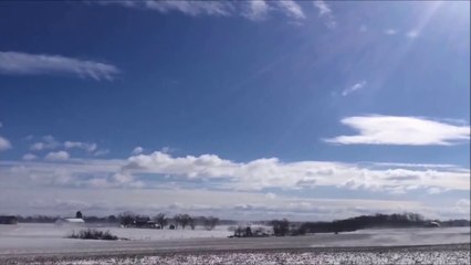 Time Lapse incroyable de vents d'hiver dans la nature