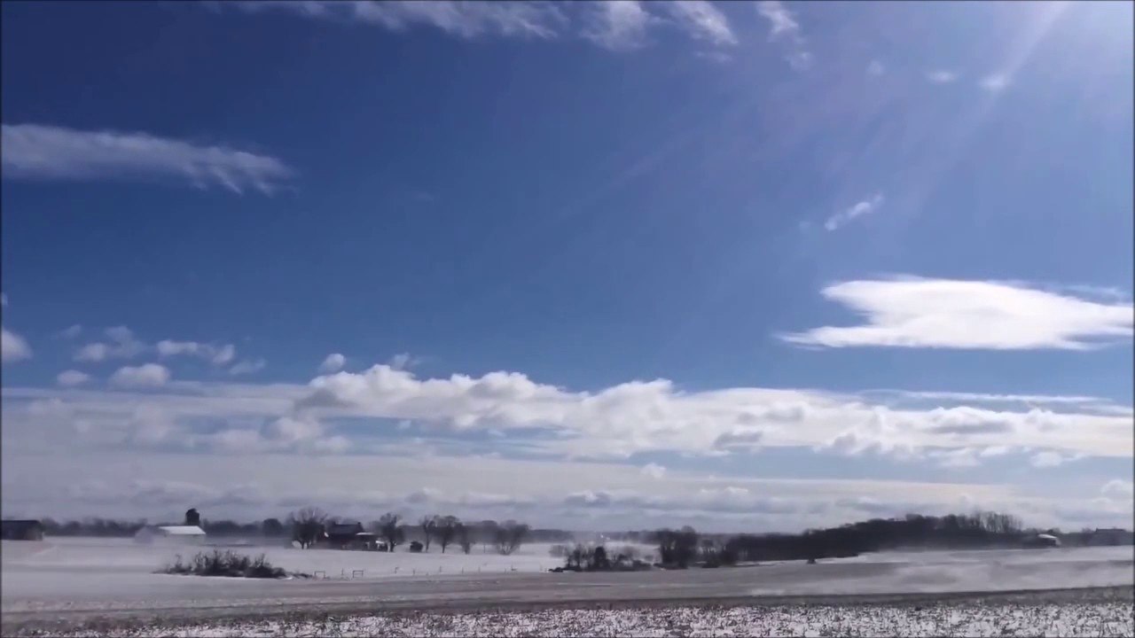 Time Lapse incroyable de vents d'hiver dans la nature