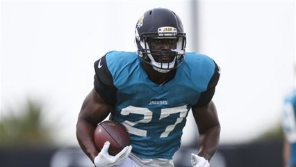 Fournette takes a big hit during Jaguars' scrimmage