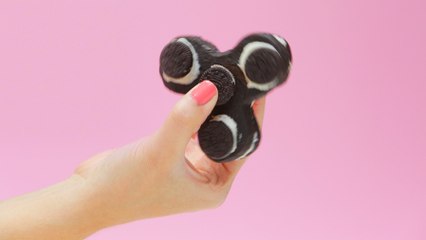 Curb Anxiety and Hunger With This Oreo Fidget Spinner