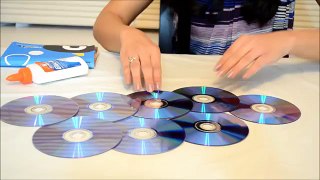 How To Make a Photo Frame Out of Waste CDs