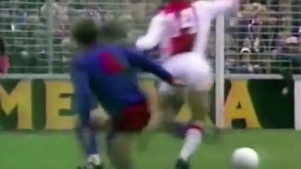 JOHAN CRUYFF vs GEORGE BEST (AMAZING SKILL AND GOALS)