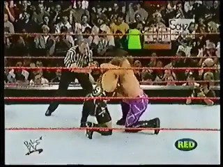 72-WWF-Raw2001- Kurt Angle secuestra a Stone Cold