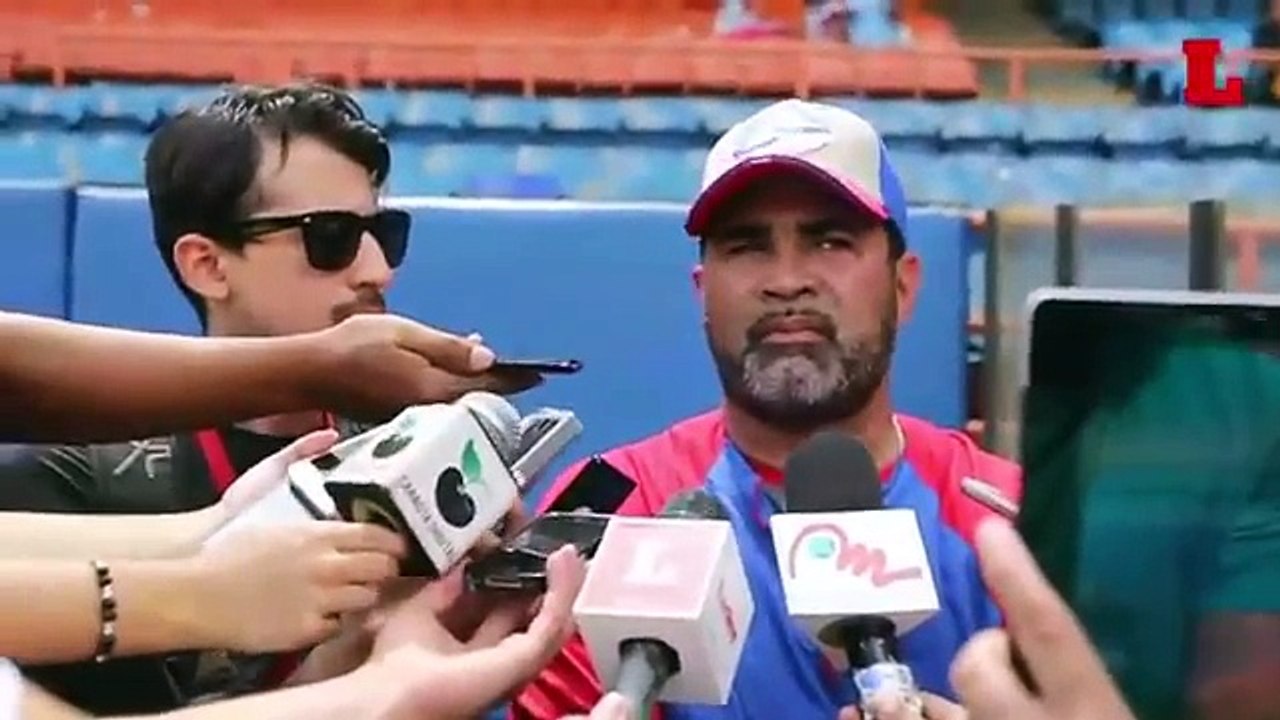 Ozzie Guillén Con Los Tiburones de La Guaira TEMP 2016 2017
