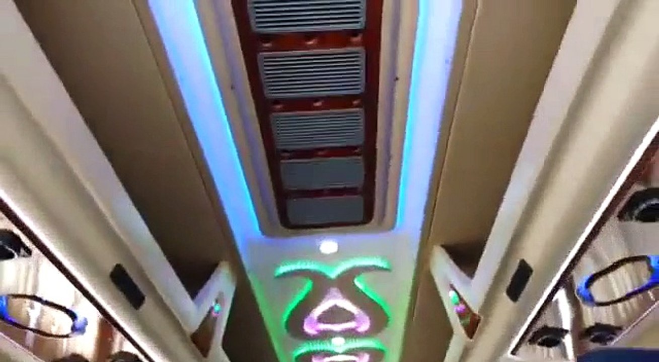 26 seater tempo traveller hire in Delhi, 26 seater tempo traveller on rent in Delhi = Tempo Travellers