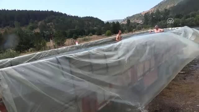 Sıcaktan Bunalanlar Dorse Havuz Da Serinliyor