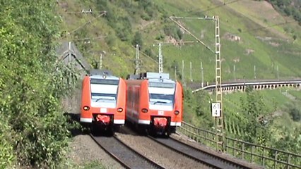 Eisenbahn und Moselschiffe bei Reil an der Mosel, NIAG 145, 2x 426, 425