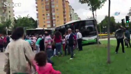 Belediye otobüslerinin çarpışma anı kamerada