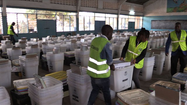 Les Kényans aux urnes pour des élections à couteaux tirés