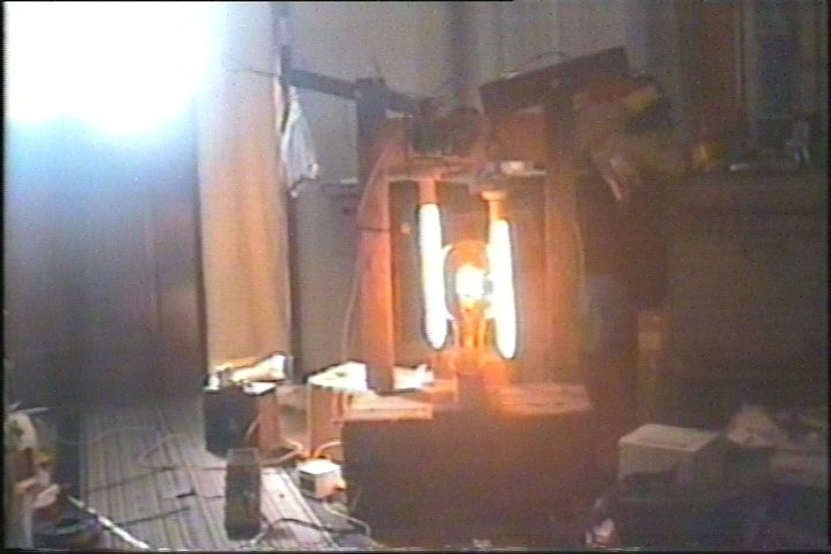 The Swing Strober + Flashing Bulb Flashing a Bulb - for the Flashing Light Prize 2017