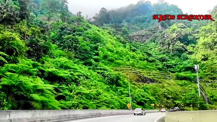 Descargar video: Enjoy the view of Driving Down from GENTING HIGHLANDS, Malaysia