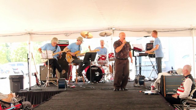 Danny McCorkle sings 'All Shook Up' Elvis Week 2014 video