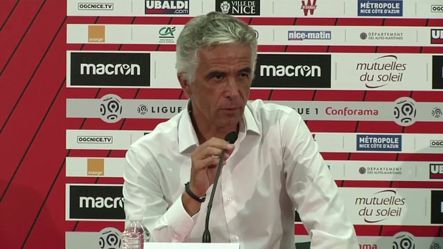 Foot - L1 - Nice : Le président de Nice Jean-Pierre Rivère remercie Vadim Vasilyev