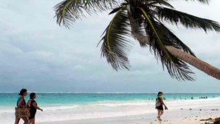 Mexico’s tourist hubs hit by Tropical Storm Franklin