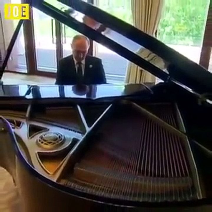 Putin Still D.R.E ft. Snoop Dogg