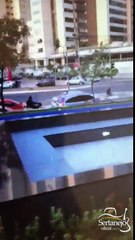 Gusttavo Lima surpreende artista de rua