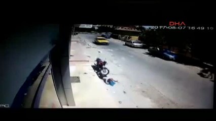 Kilis Zorla Evlendirilmek İstenen Suriyeli Kızı Ağabeyi Aşağıya Atmış