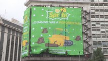 Greenpeace cuelga pancarta gigantesca contra Sprite por deforestar