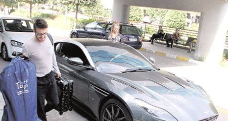 Mustafa Ceceli 2,5 Milyonluk Aracıyla Görünütlenince Gazetecilere Sitem Etti: Bizi Teşhir Etmeyin