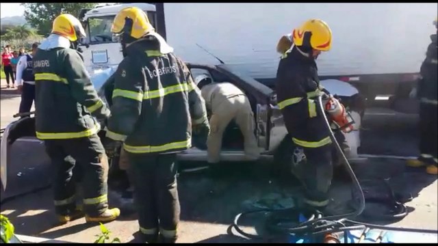 Acidente grave na avenida Fernando Ferrari, em Vitória