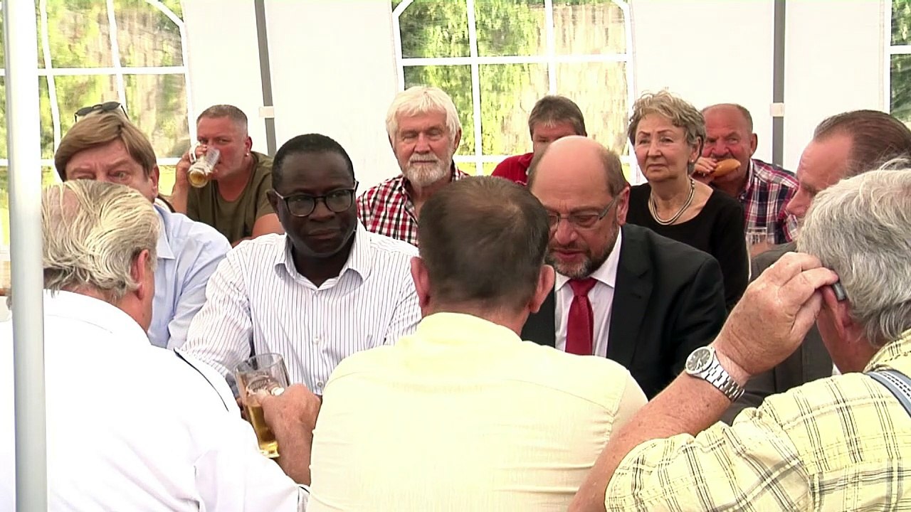 Grillen im kleingartenverein: schulz auf sommerreise