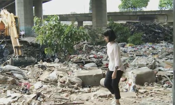 Bisnis Kolong Tol di Jakarta