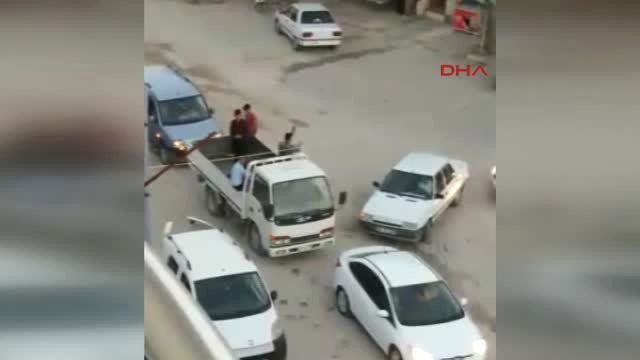 Aksaray Düğün Konvoyunda Pompalı Tüfekle Ateş Açan Magandalar Cep Telefonu ile Görüntülendi