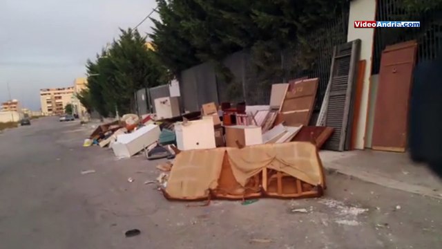 Isola ecologica chiusa ad Andria - 8 agosto 2017
