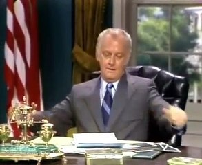 Comedy sketch with Liberace, Art Carney, Richard Castellano and Dean Martin (1971)