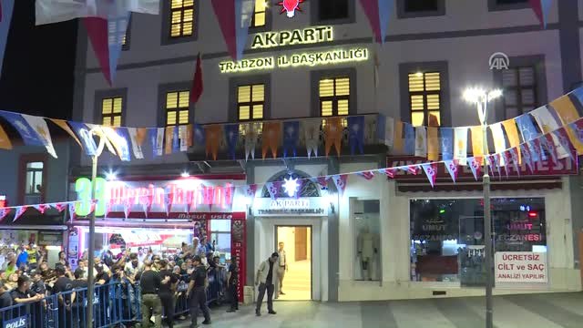 Cumhurbaşkanı Erdoğan, AK Parti Trabzon İl Başkanlığını Ziyaret Etti