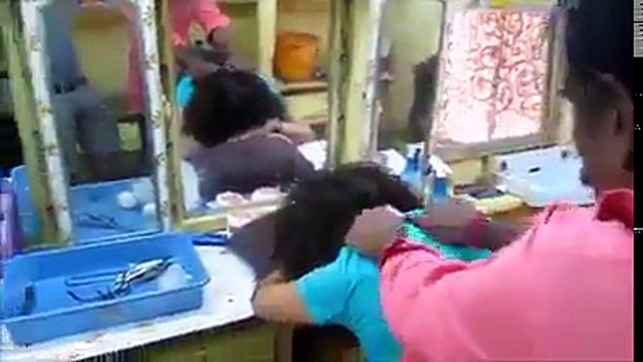 Baba kon sa mantr parh raha ha upr