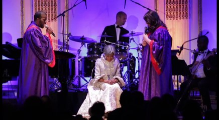 2016 Gala: Thats What Friends Are For