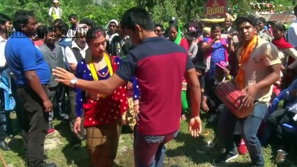 खतरा नाच १२ वर्षका भाइले २ तरुनी लाइ खल खली पसिना छुटाए | New Nepali Panche Baja Song 2074