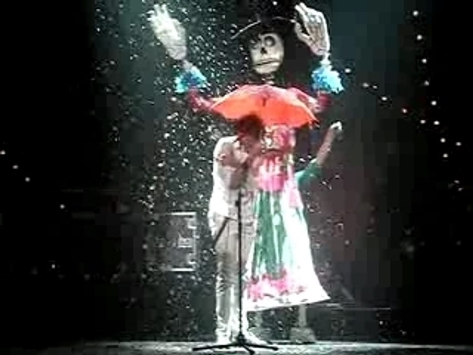 Mika Nice 22/10/2007 Love Today (Intro)